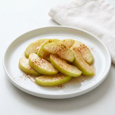 HCG Diet Apple Slices Cinnamon Sauce